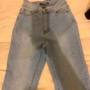 Light Wash High Waisted Jeans